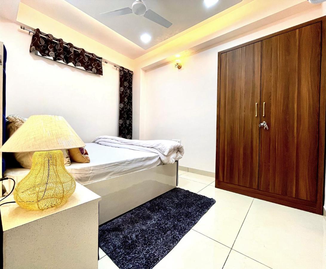 Airport Bliss Apartment+Balcony & Netflix + Prime Jaipur Extérieur photo