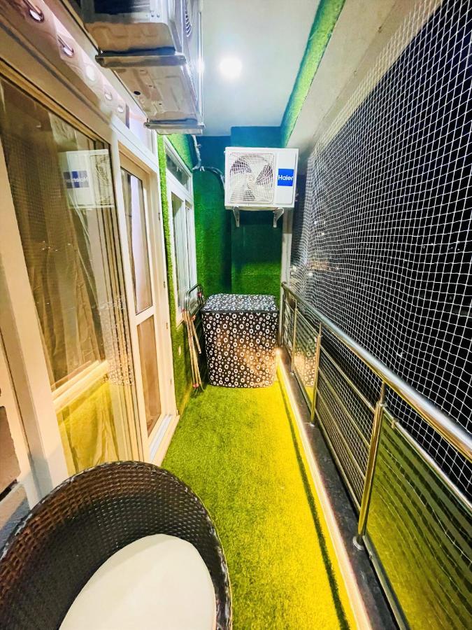 Airport Bliss Apartment+Balcony & Netflix + Prime Jaipur Extérieur photo