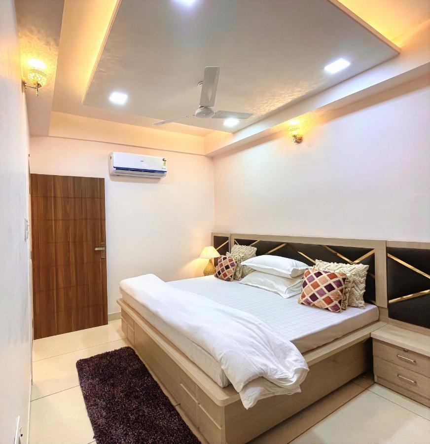 Airport Bliss Apartment+Balcony & Netflix + Prime Jaipur Extérieur photo