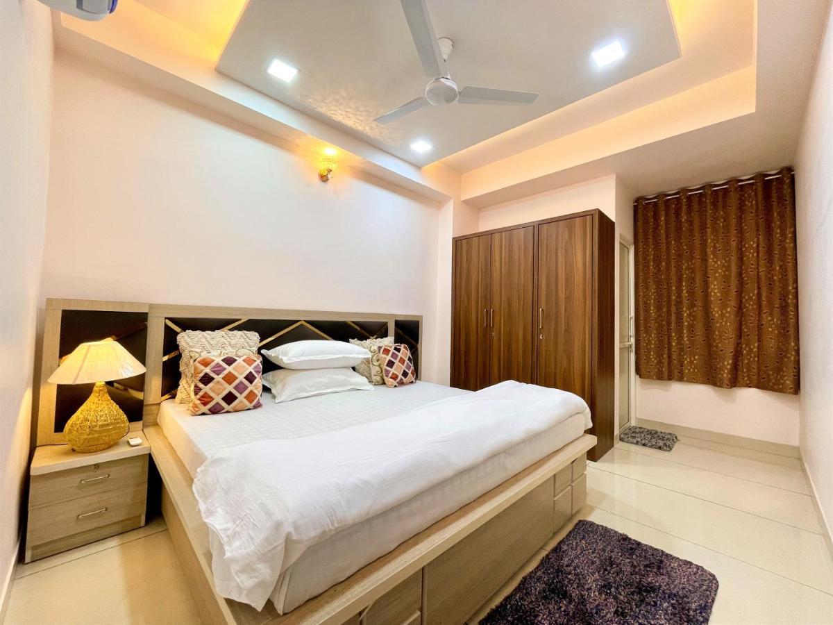 Airport Bliss Apartment+Balcony & Netflix + Prime Jaipur Extérieur photo