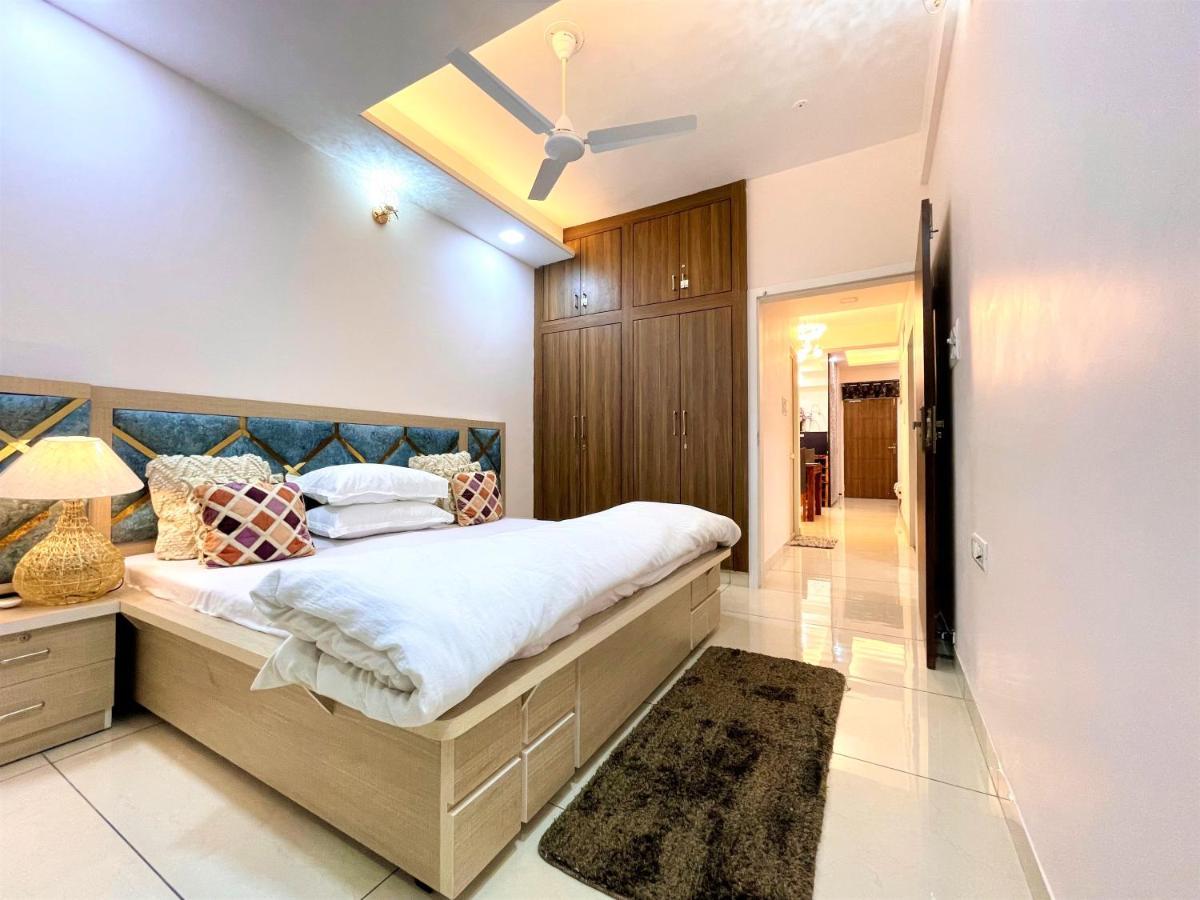 Airport Bliss Apartment+Balcony & Netflix + Prime Jaipur Extérieur photo