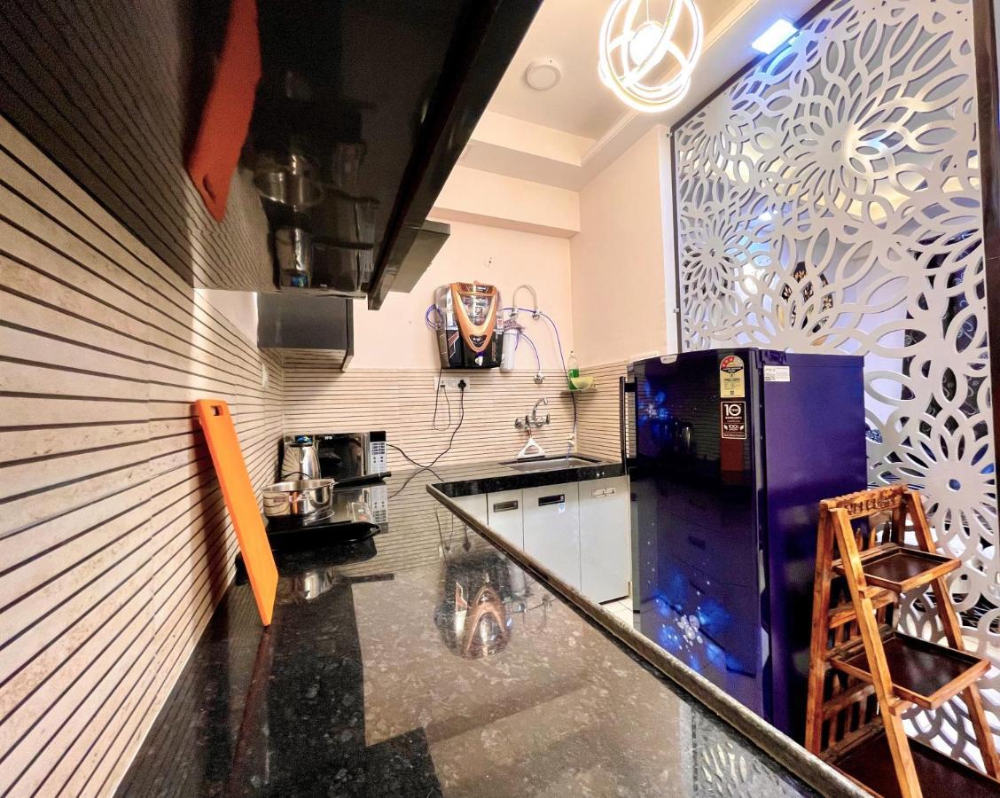 Airport Bliss Apartment+Balcony & Netflix + Prime Jaipur Extérieur photo