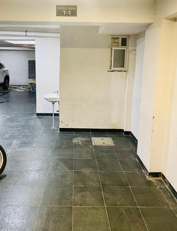 Airport Bliss Apartment+Balcony & Netflix + Prime Jaipur Extérieur photo